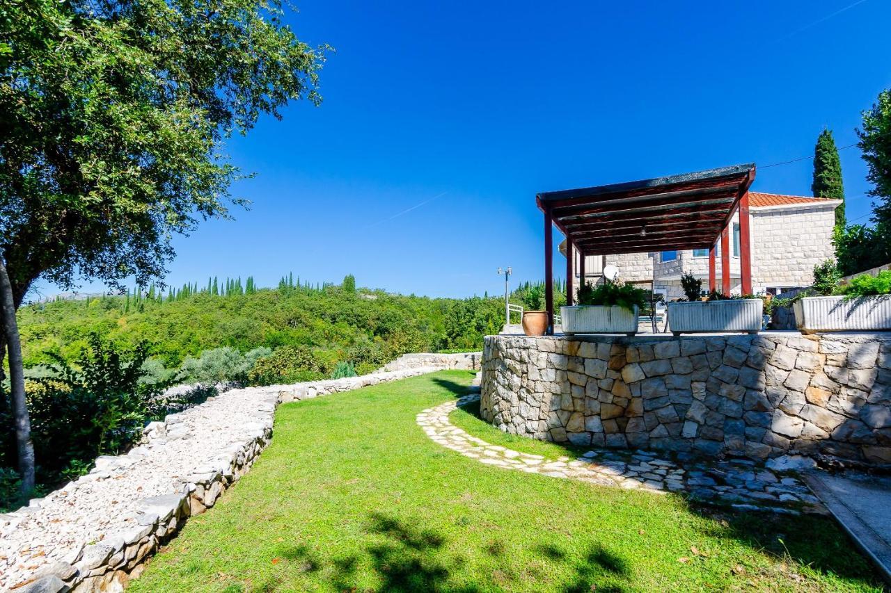 Villa Oasis Cypress Čilipi Esterno foto